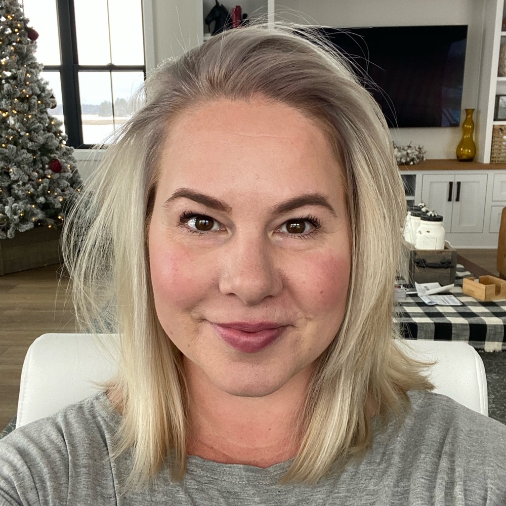 Meet your Posher, Melissa